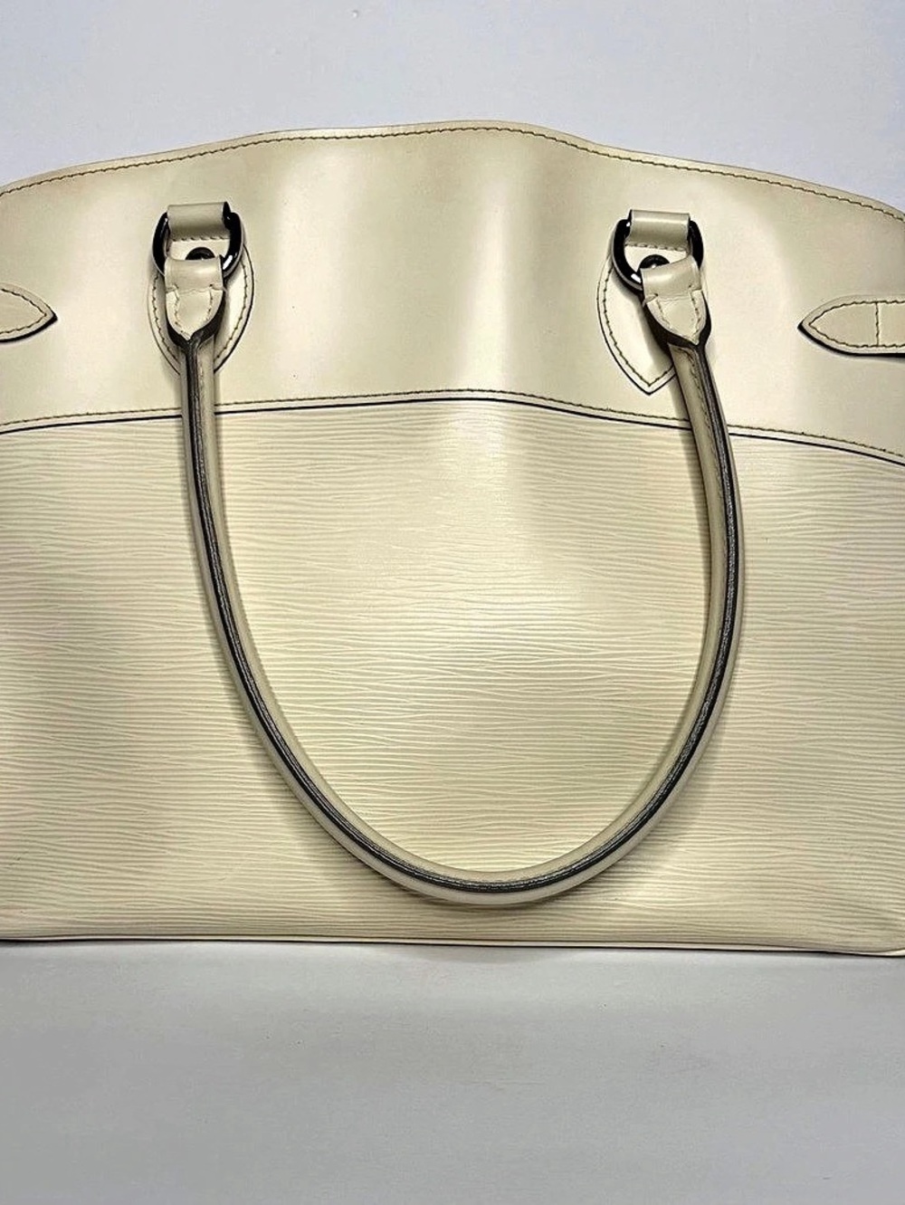 Louis Vuitton Passy GM Epi Leather Tote in Cream